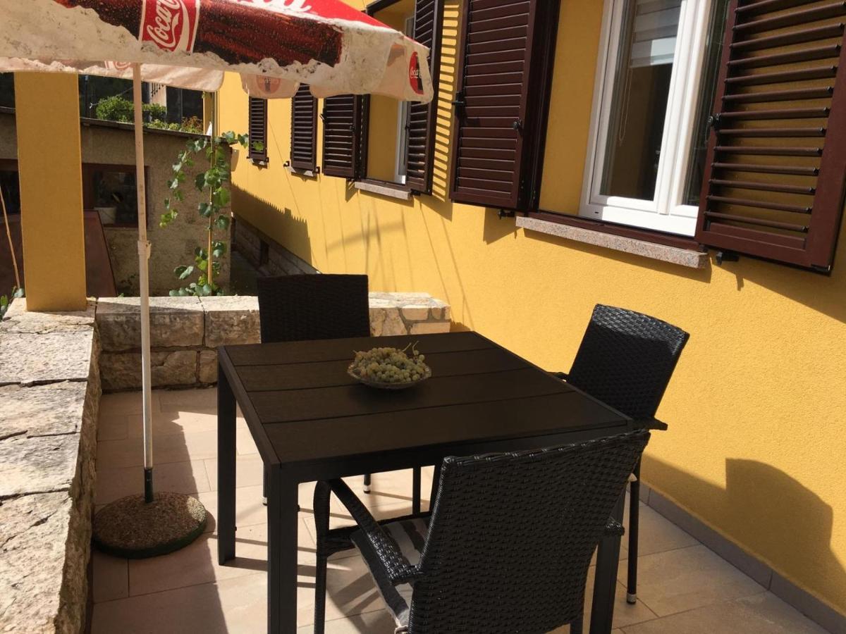 L Apartment Rasa Exterior photo